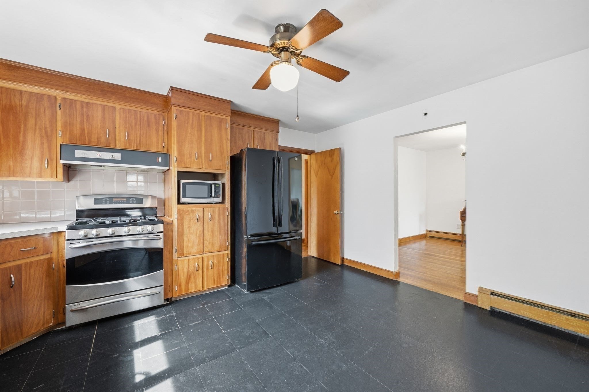 84 Oak Street Property Photo 4