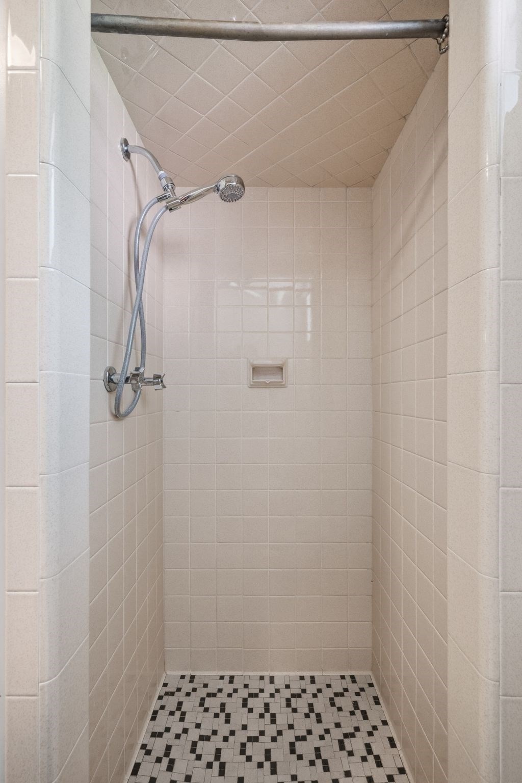 84 Oak Street Property Photo 25