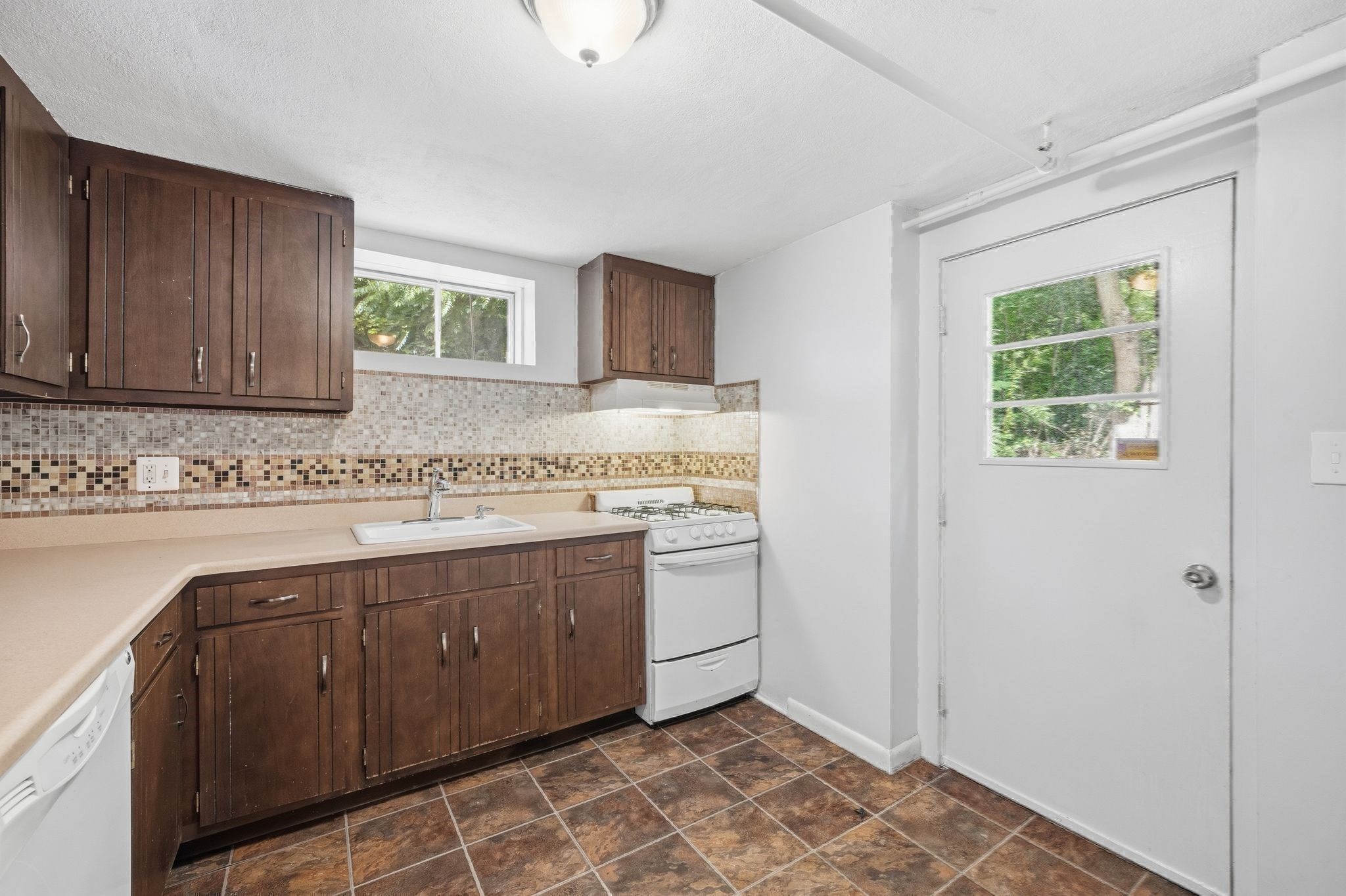 84 Oak Street Property Photo 26