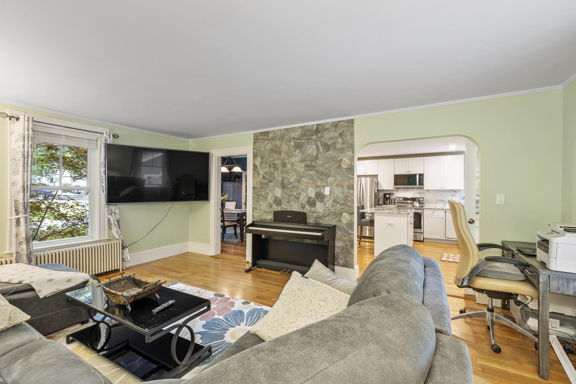 32 Concord Rd # B Property Photo 8