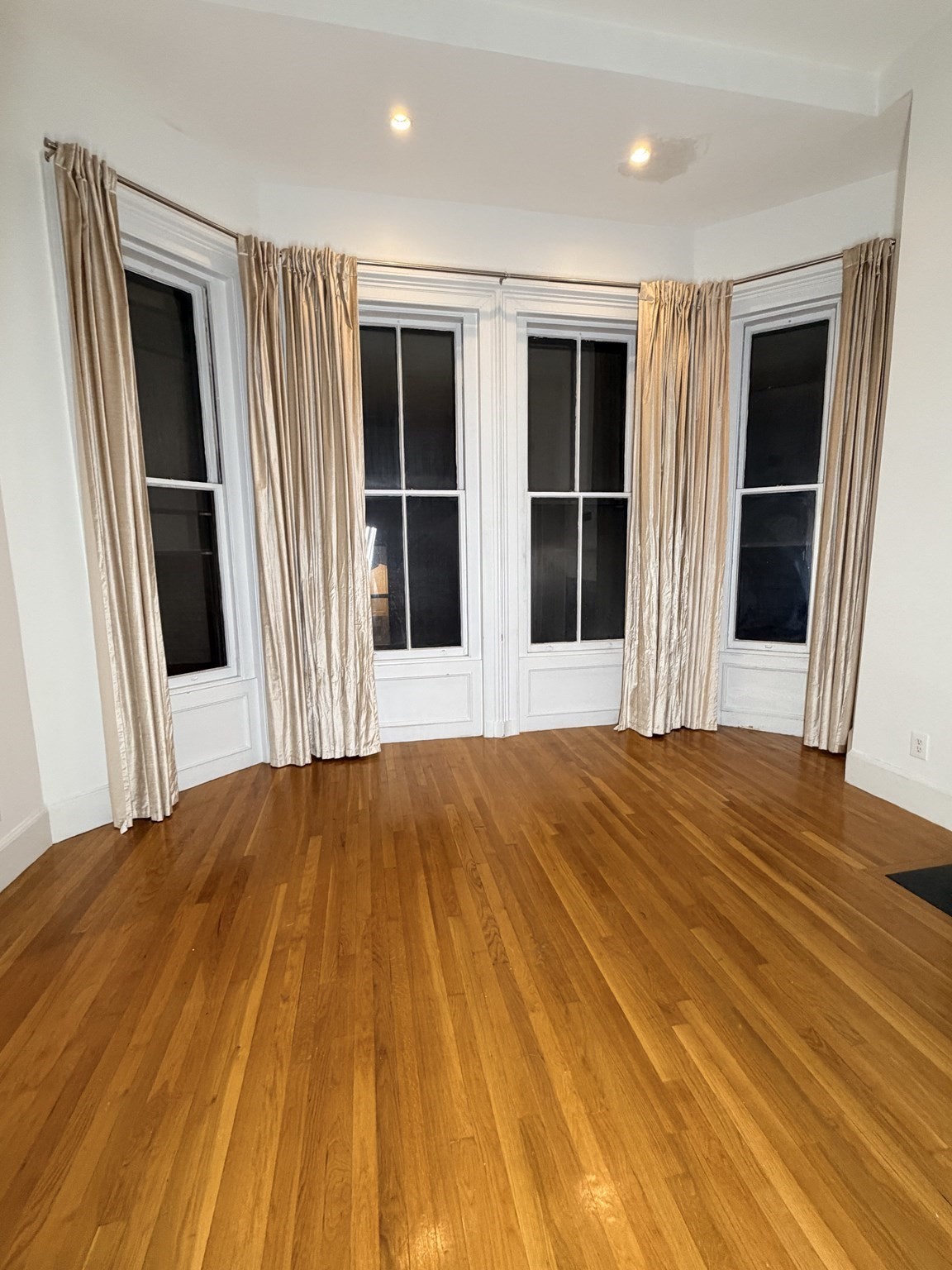 328 Dartmouth St # 8 Property Photo 10