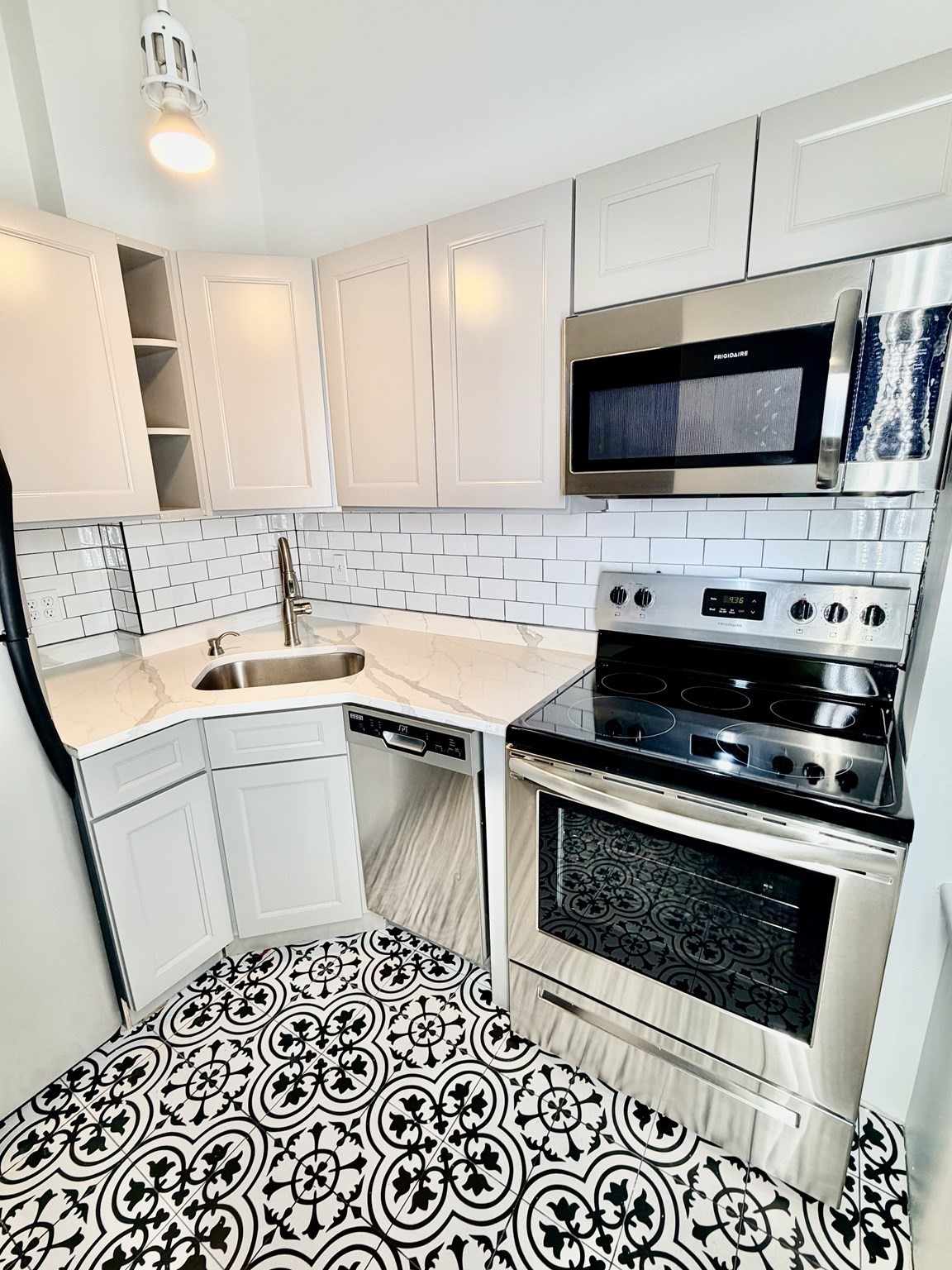 328 Dartmouth St # 8 Property Photo 12