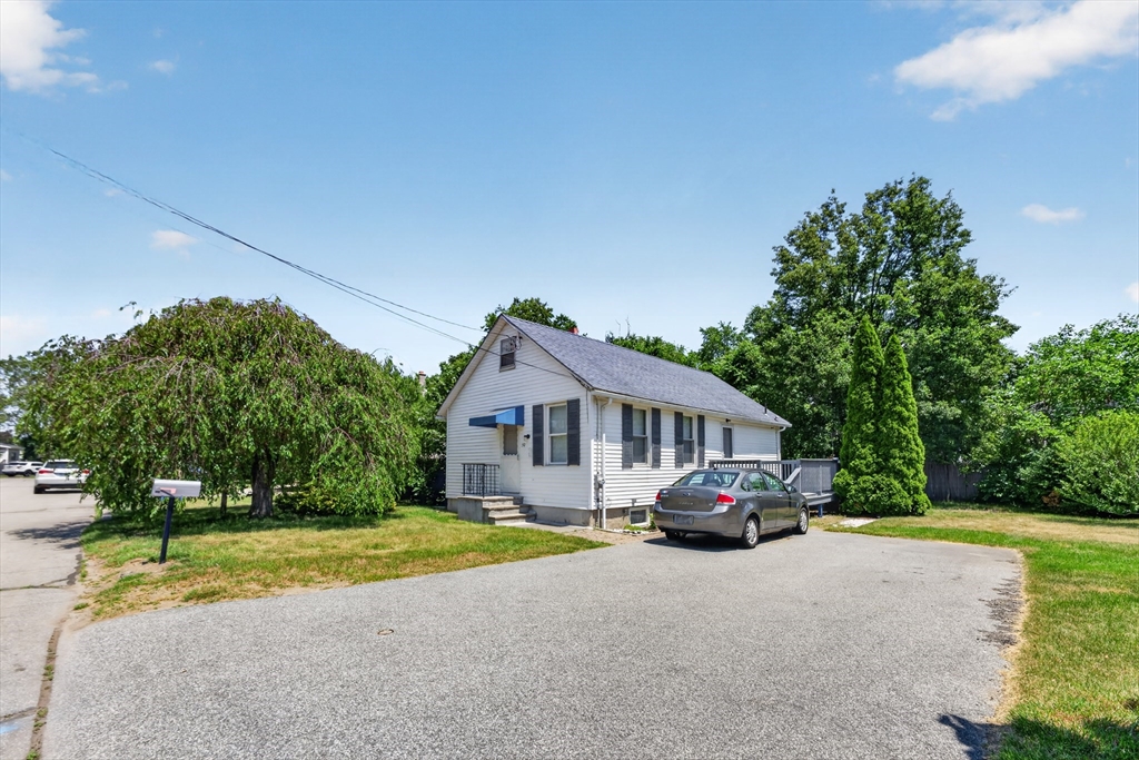 50 Lloyd Ave Property Photo 1
