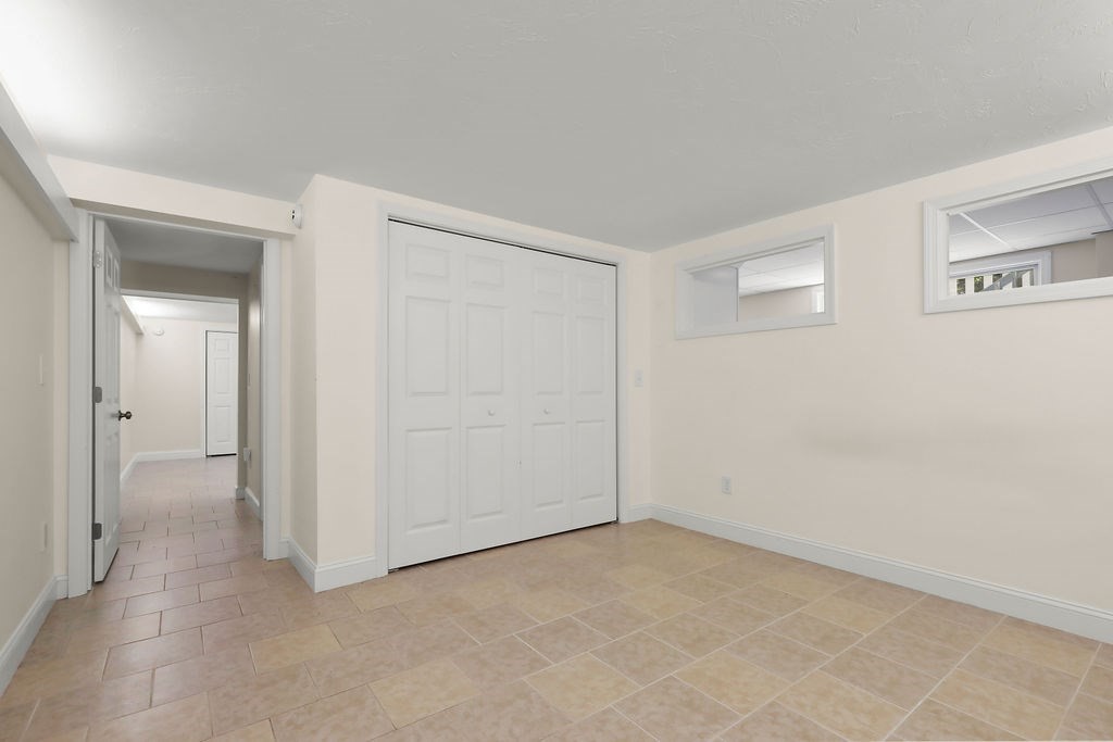 379 Monomoscoy Rd Property Photo 10