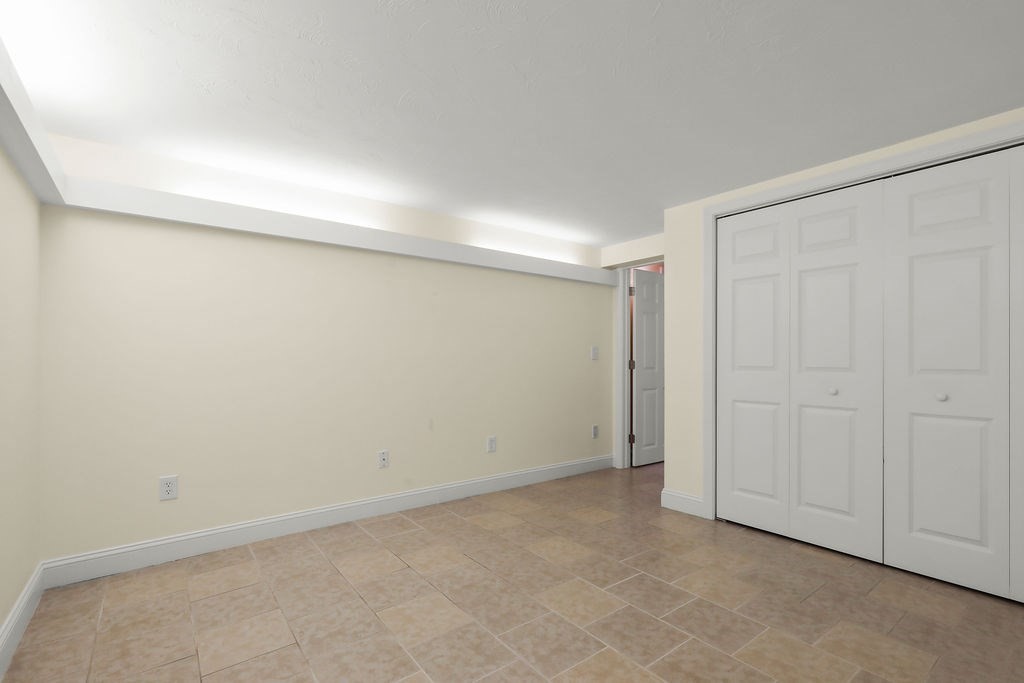 379 Monomoscoy Rd Property Photo 11