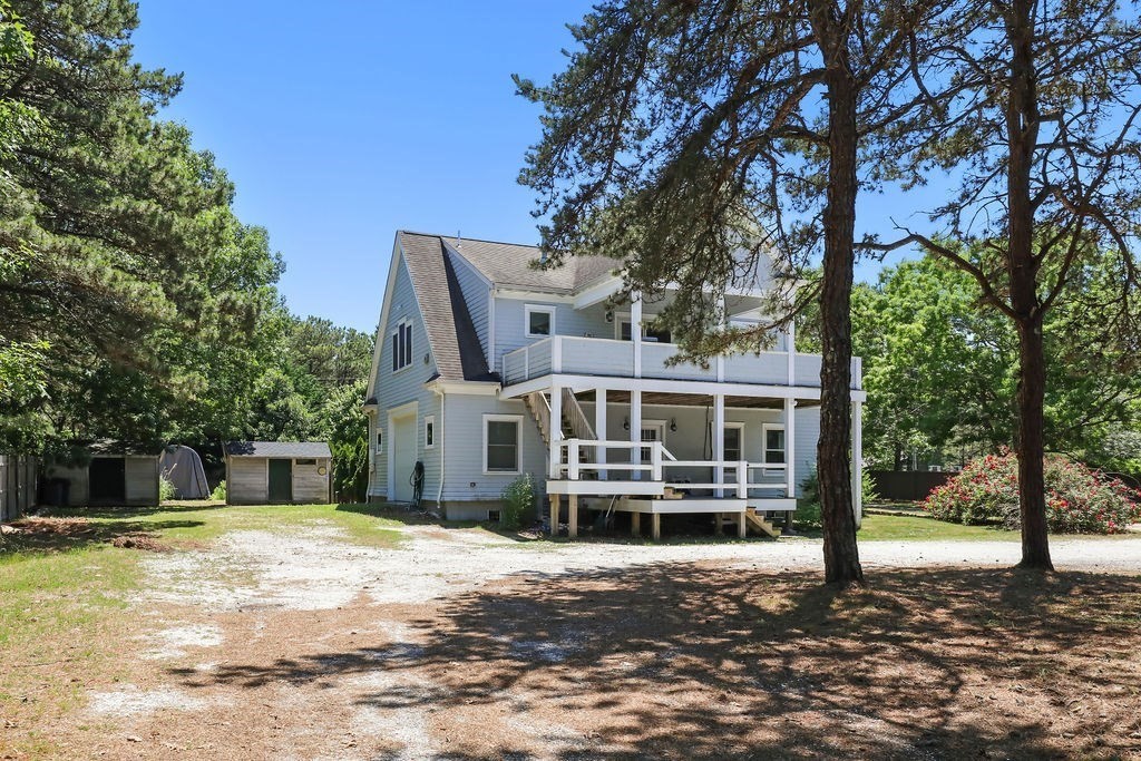 379 Monomoscoy Rd Property Photo 17
