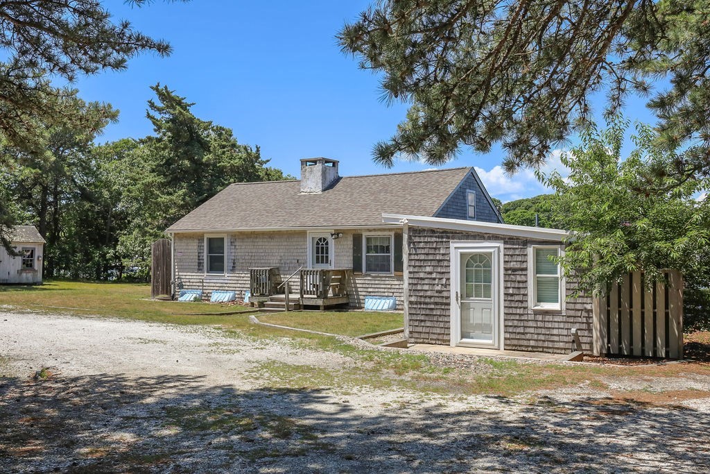 379 Monomoscoy Rd Property Photo 19
