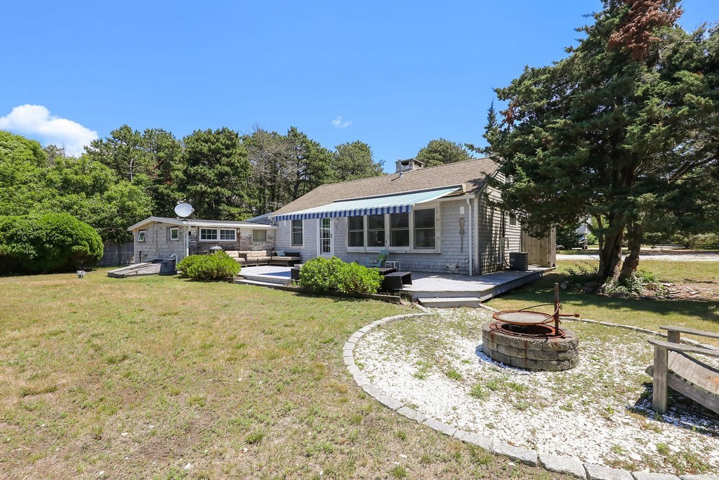 379 Monomoscoy Rd Property Photo 21