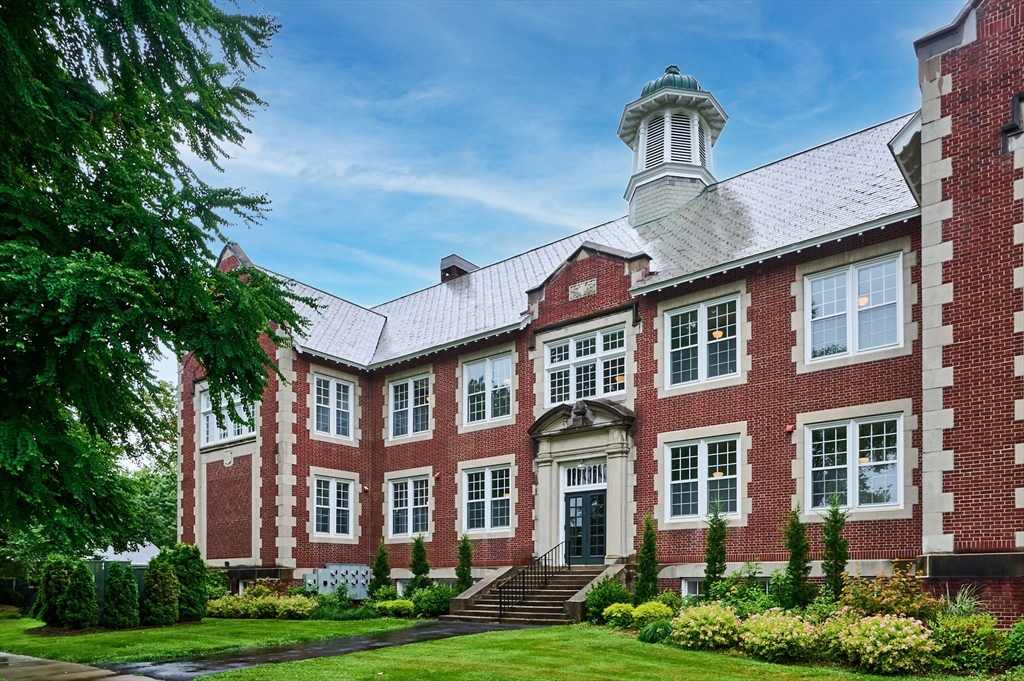 58 Main St # 4