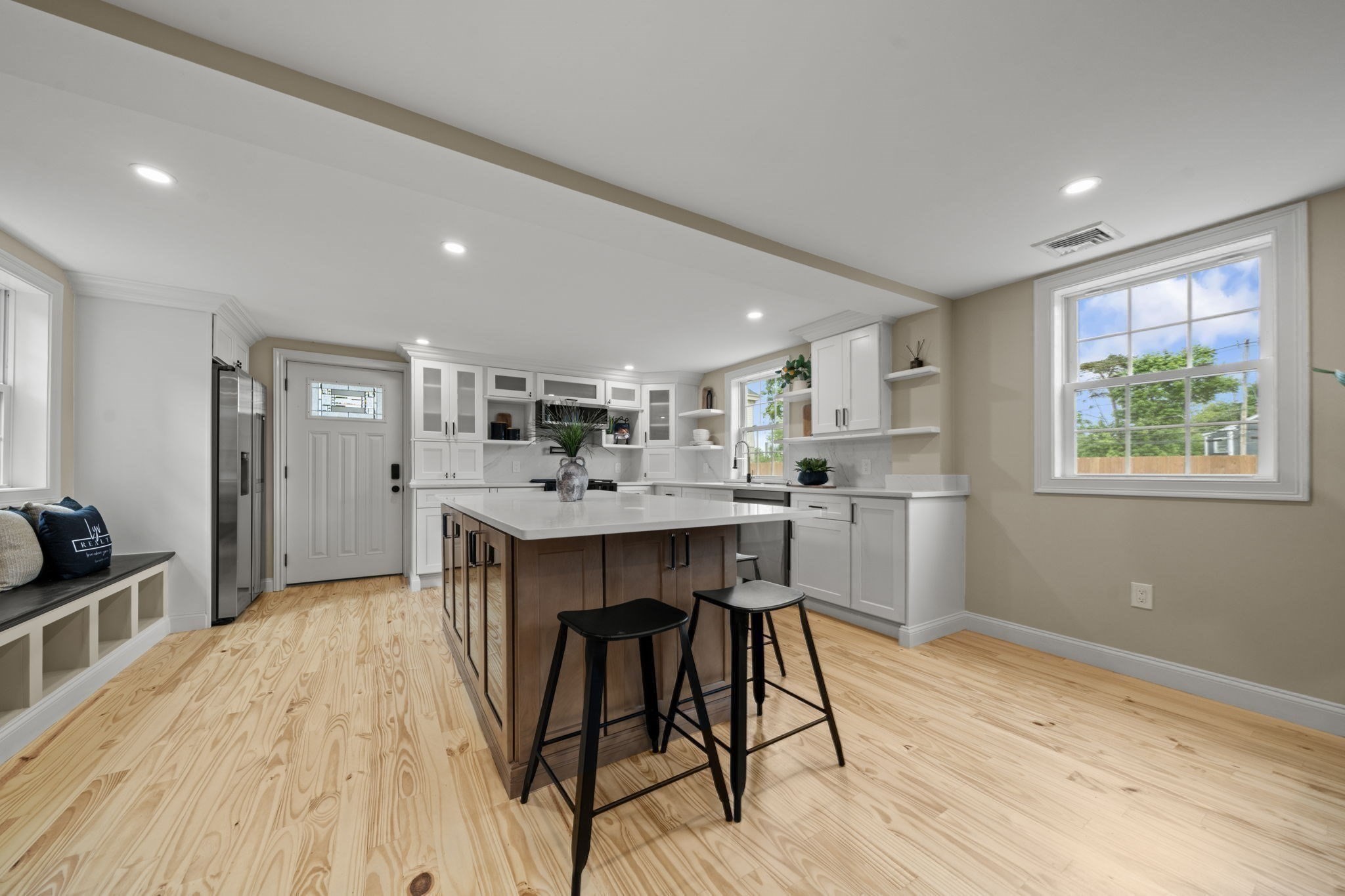 162 High St # B Property Photo 8
