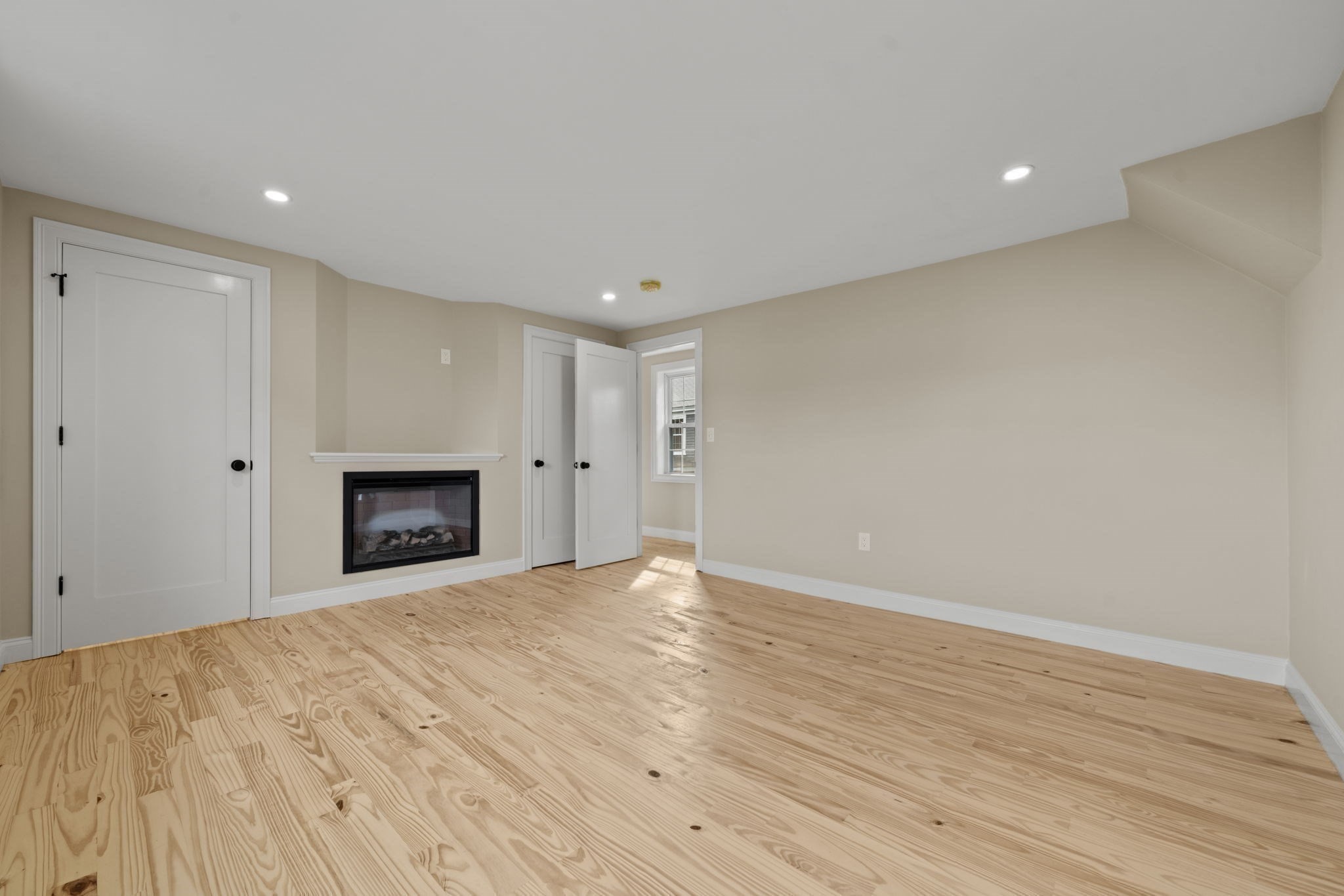 162 High St # B Property Photo 19