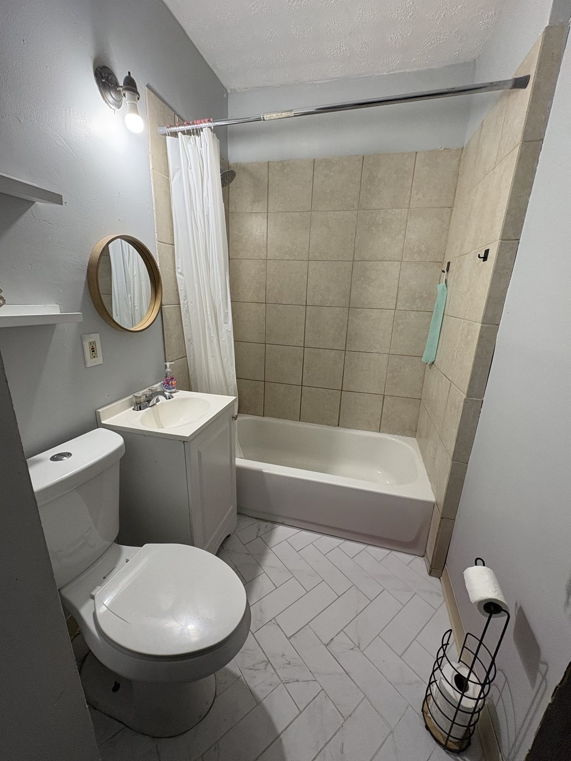 104 Alden St Property Photo 9