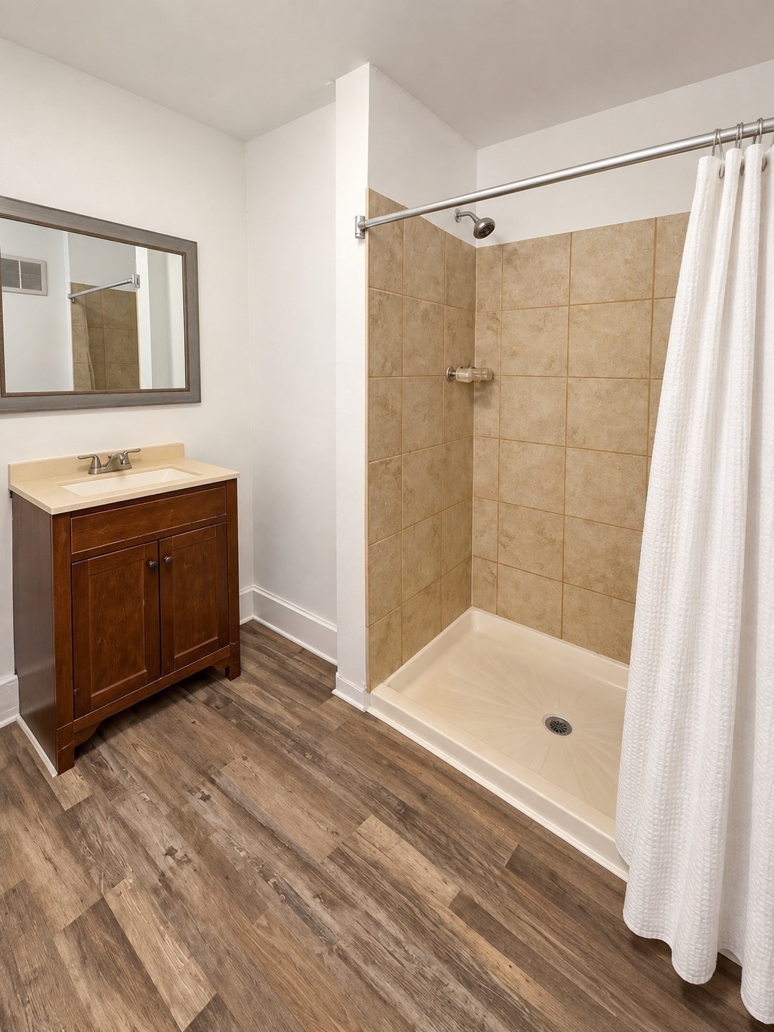 104 Alden St Property Photo 12