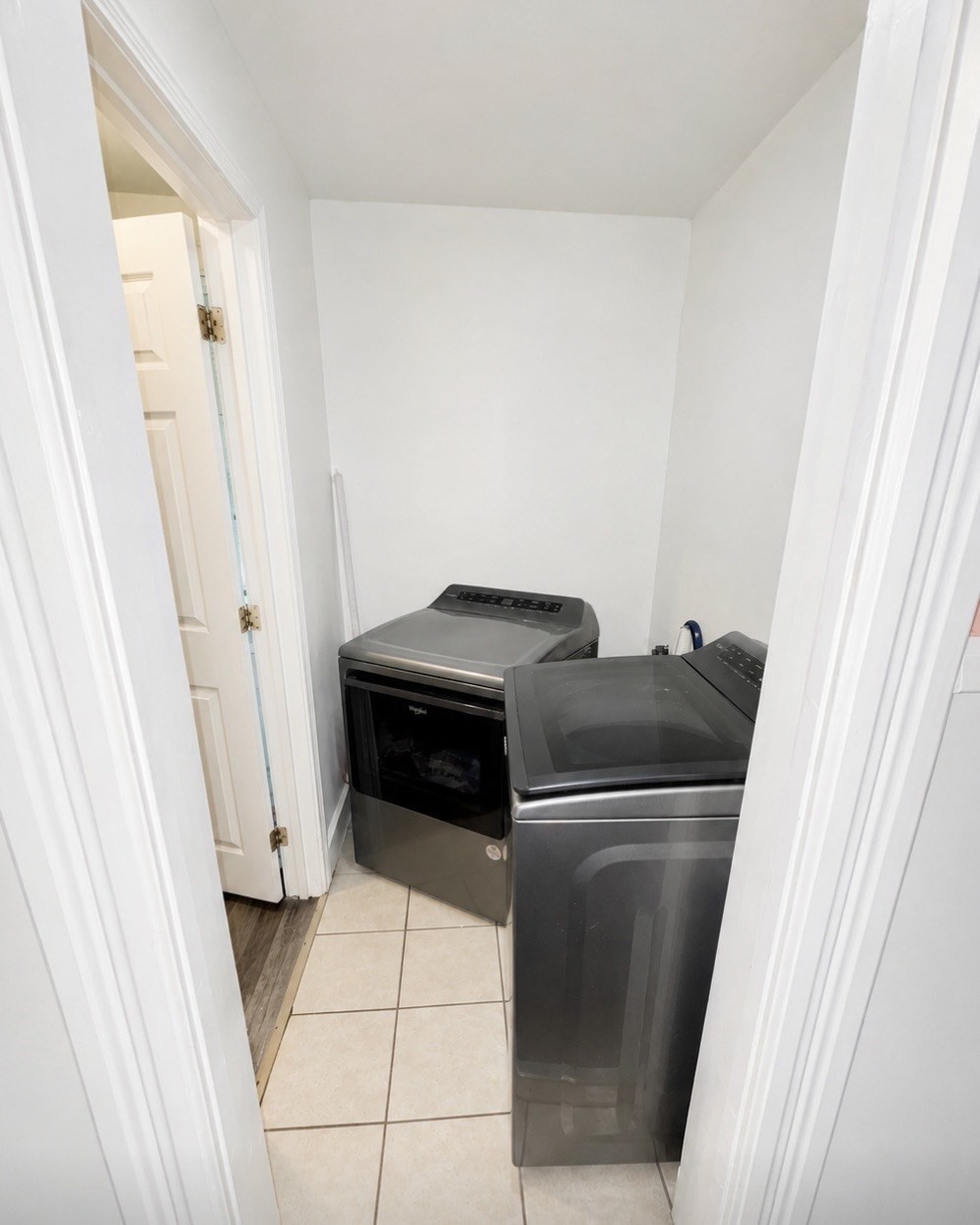 104 Alden St Property Photo 17