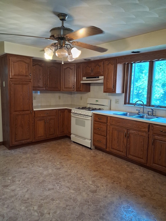 12 Pinehill Property Photo 29