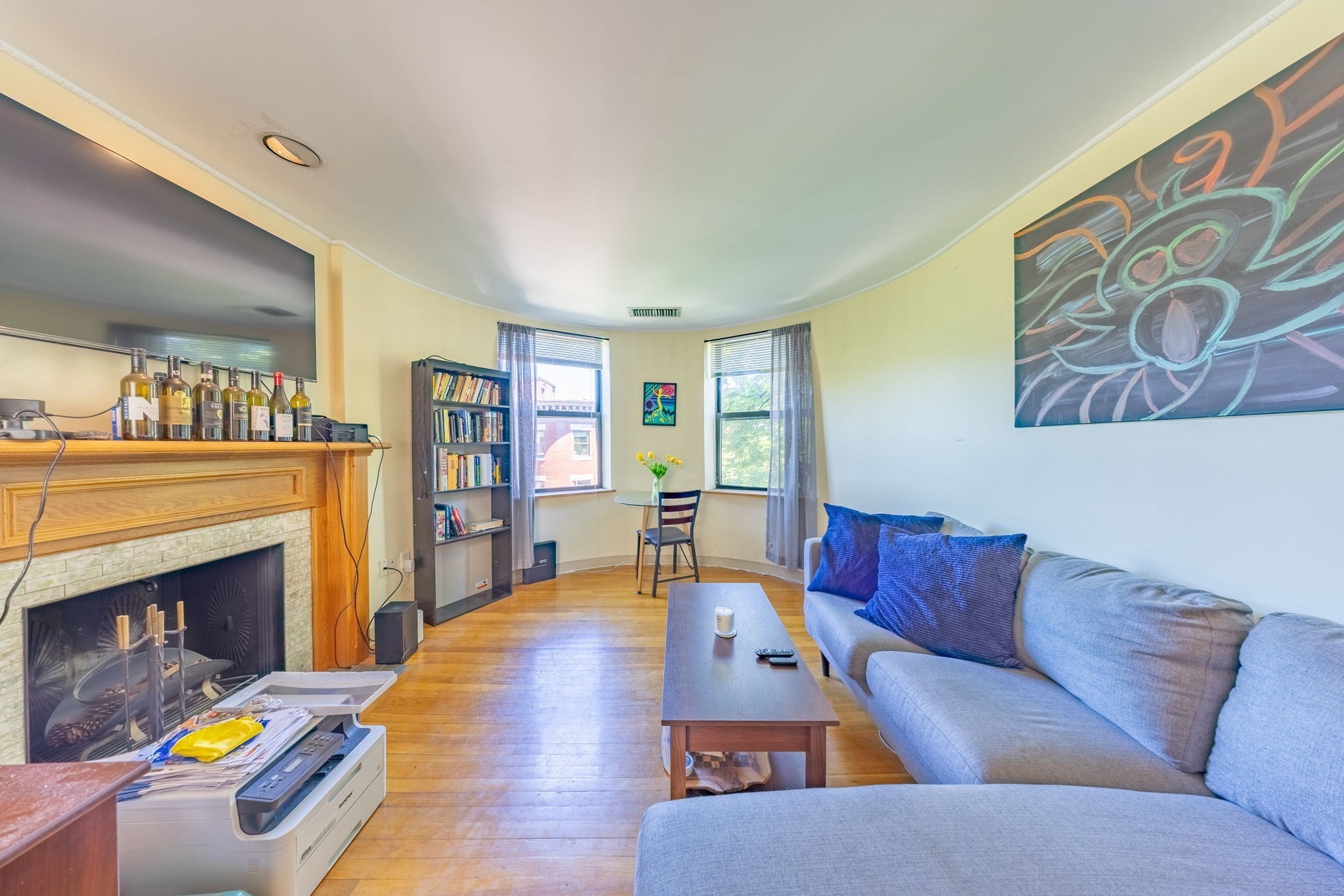 102 Gainsborough St # 402e Property Photo 3
