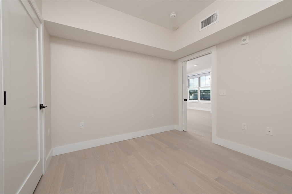 425 Border St. # 405 Property Photo 8