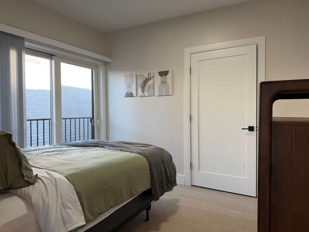 425 Border St. # 405 Property Photo 21