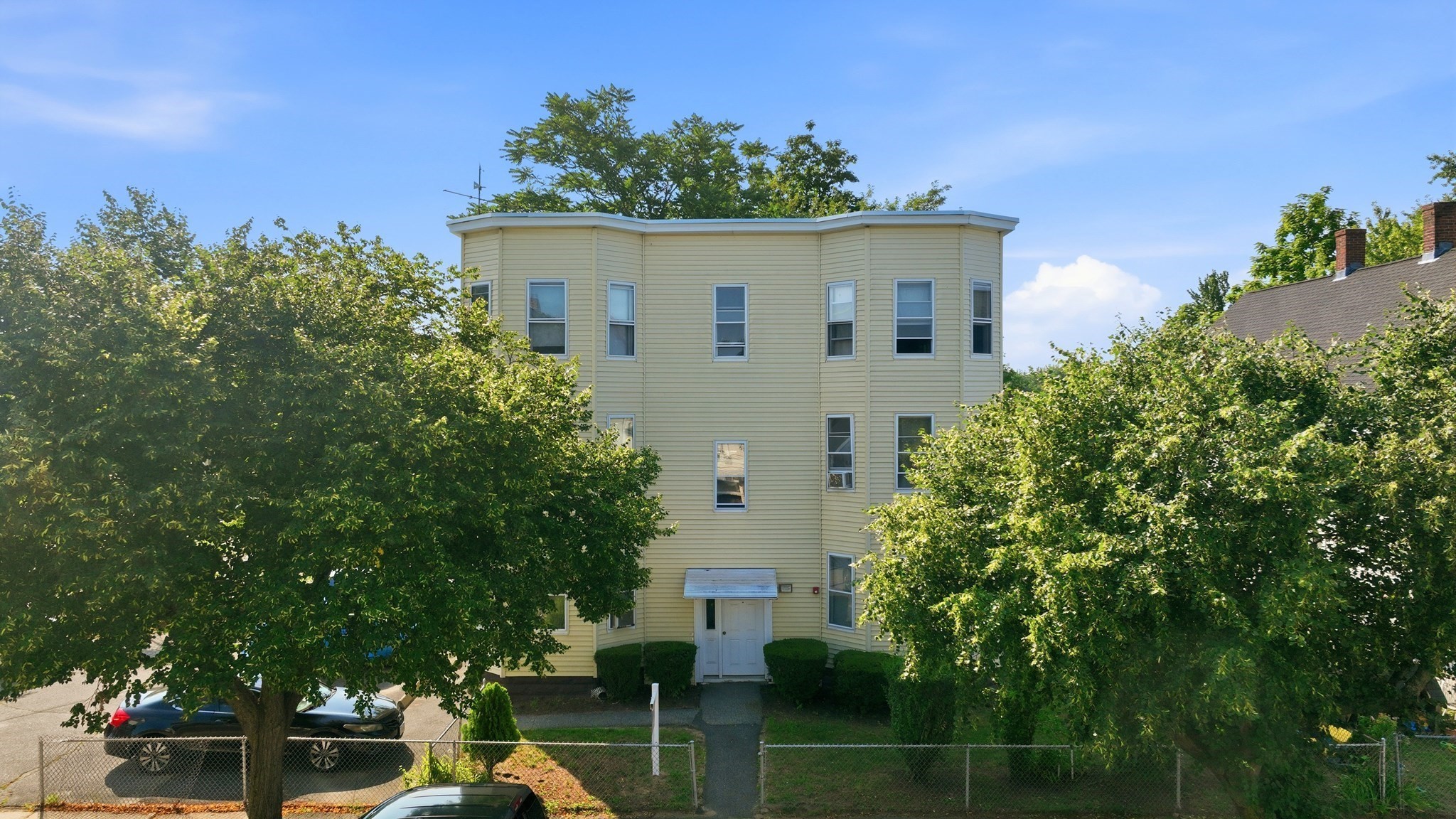109 Grover St