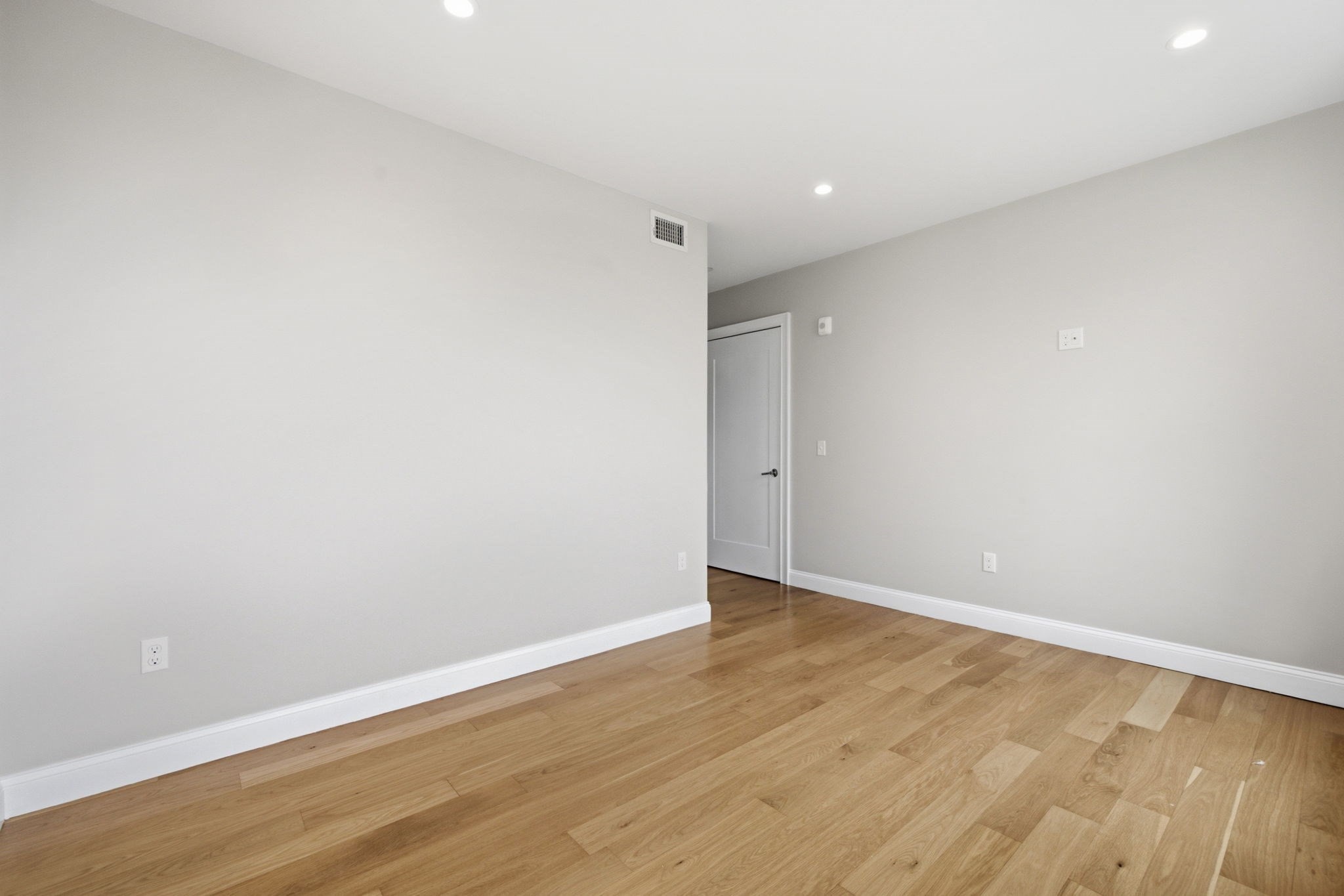 40 Westmoreland St # 8 Property Photo 17