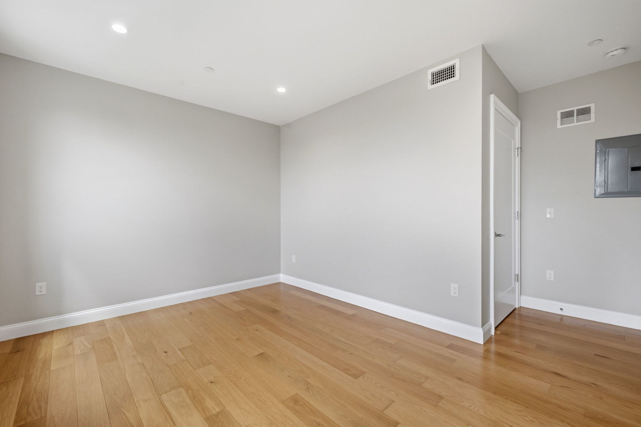 40 Westmoreland St # 8 Property Photo 18