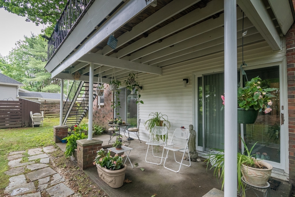 21 Turners Falls Rd Property Photo 4