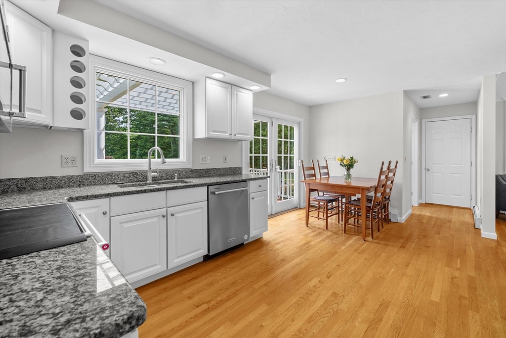 16 King Philip Path Property Photo 9