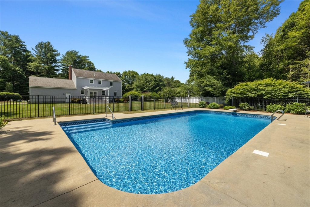 16 King Philip Path Property Photo 32
