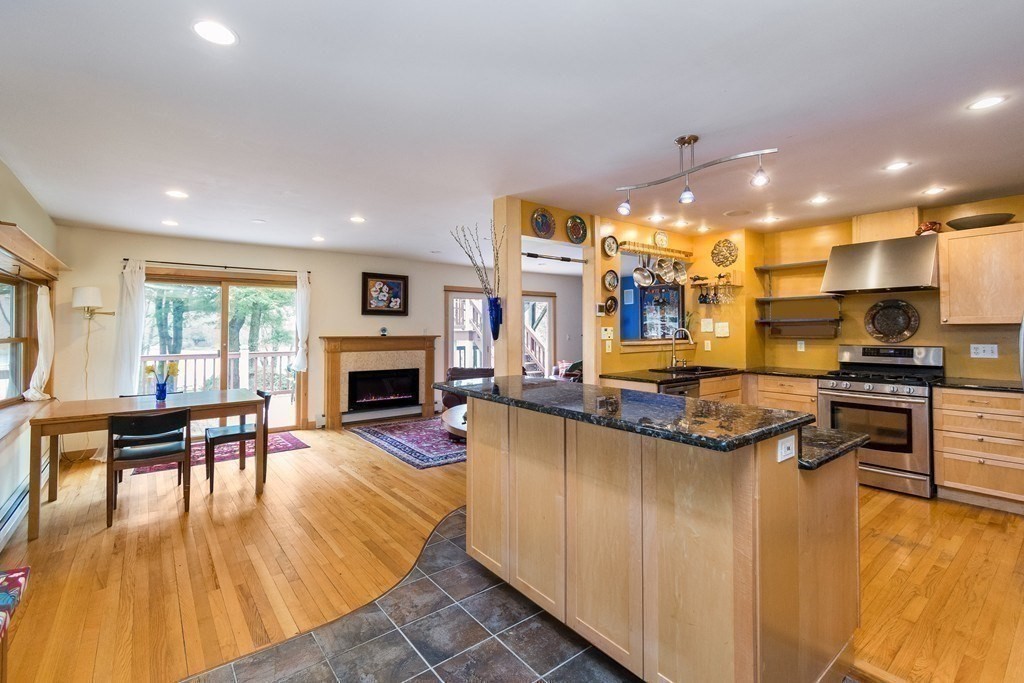 18 West Shore Drive Property Photo 6