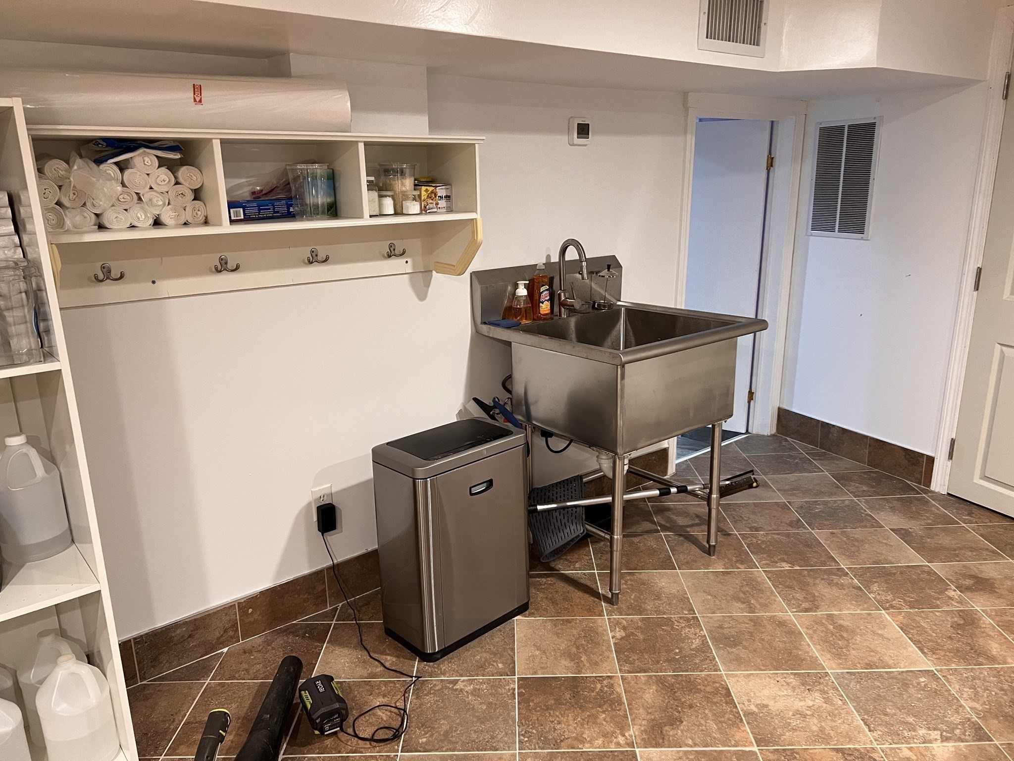 X30 Baker St Property Photo 6
