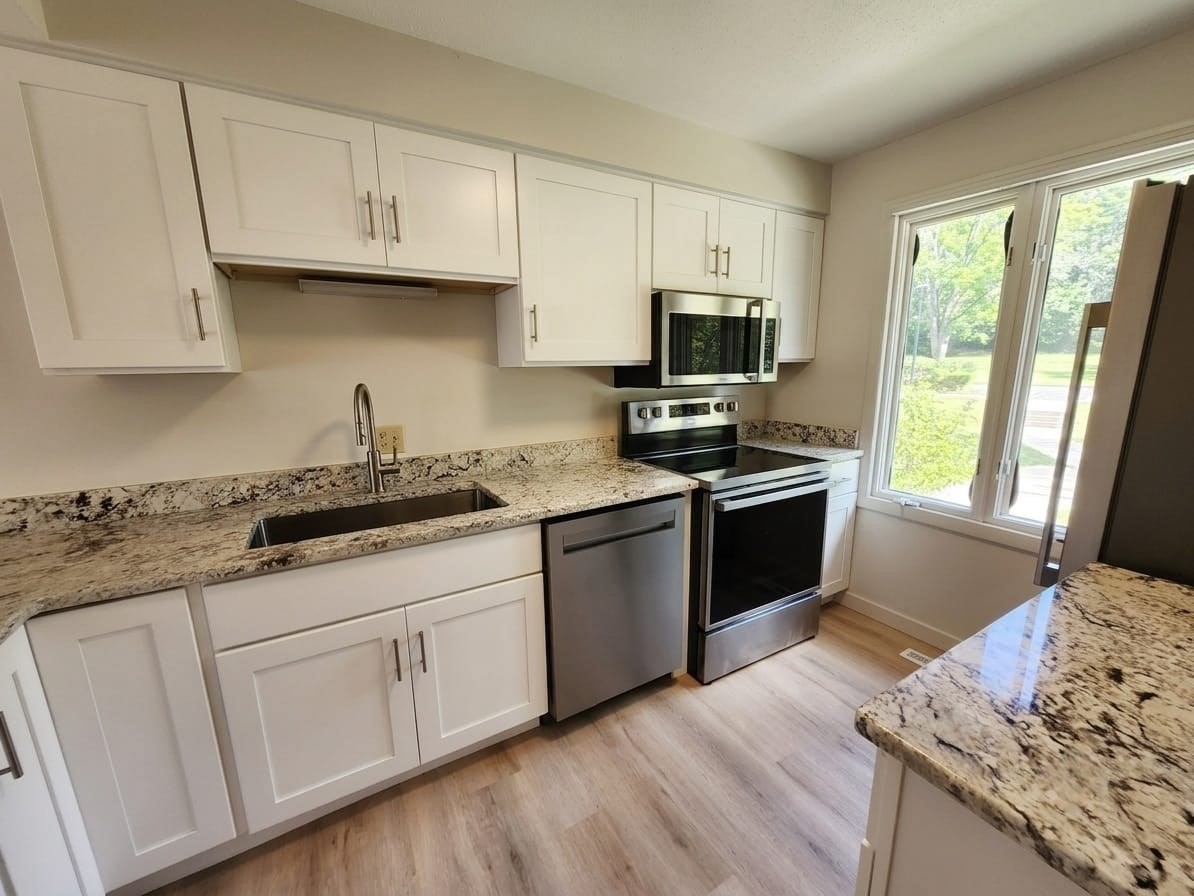 10 Winston Ct # 10 Property Photo 4