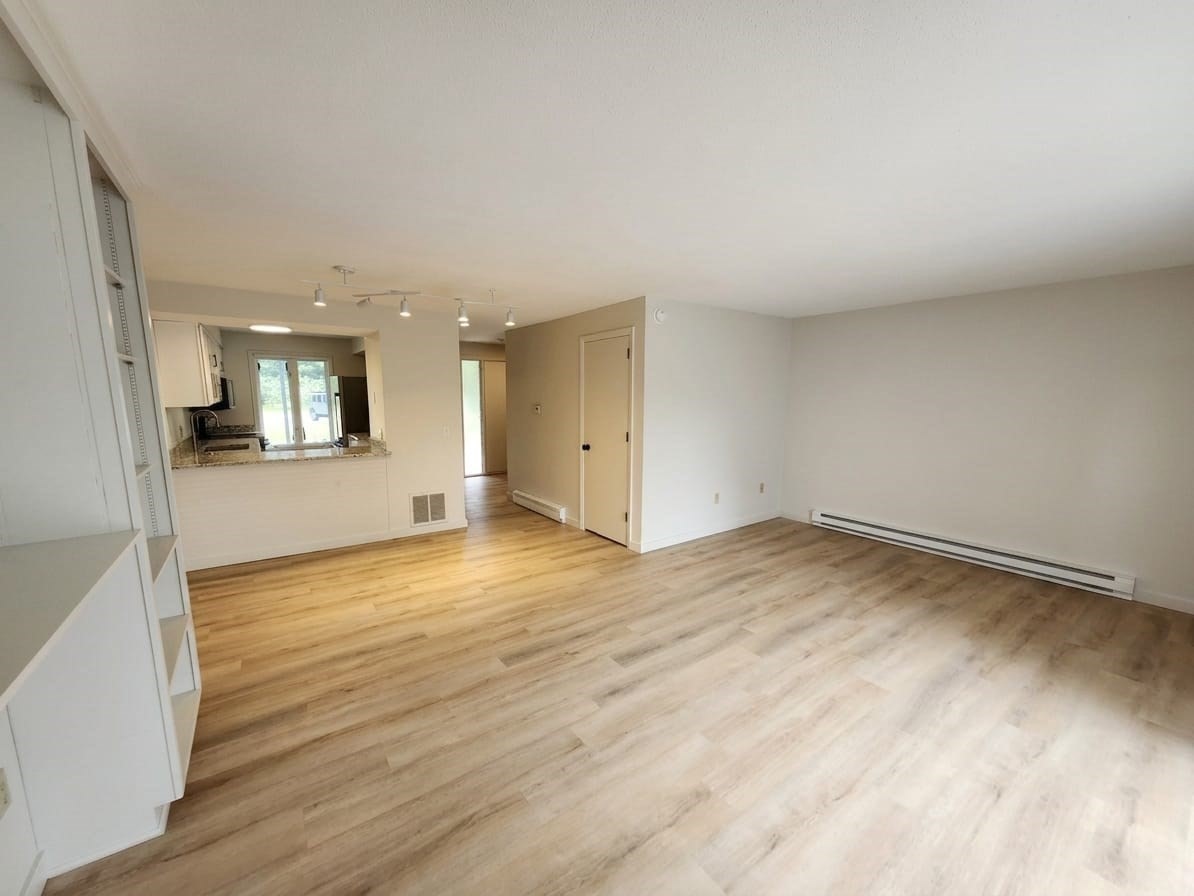 10 Winston Ct # 10 Property Photo 6