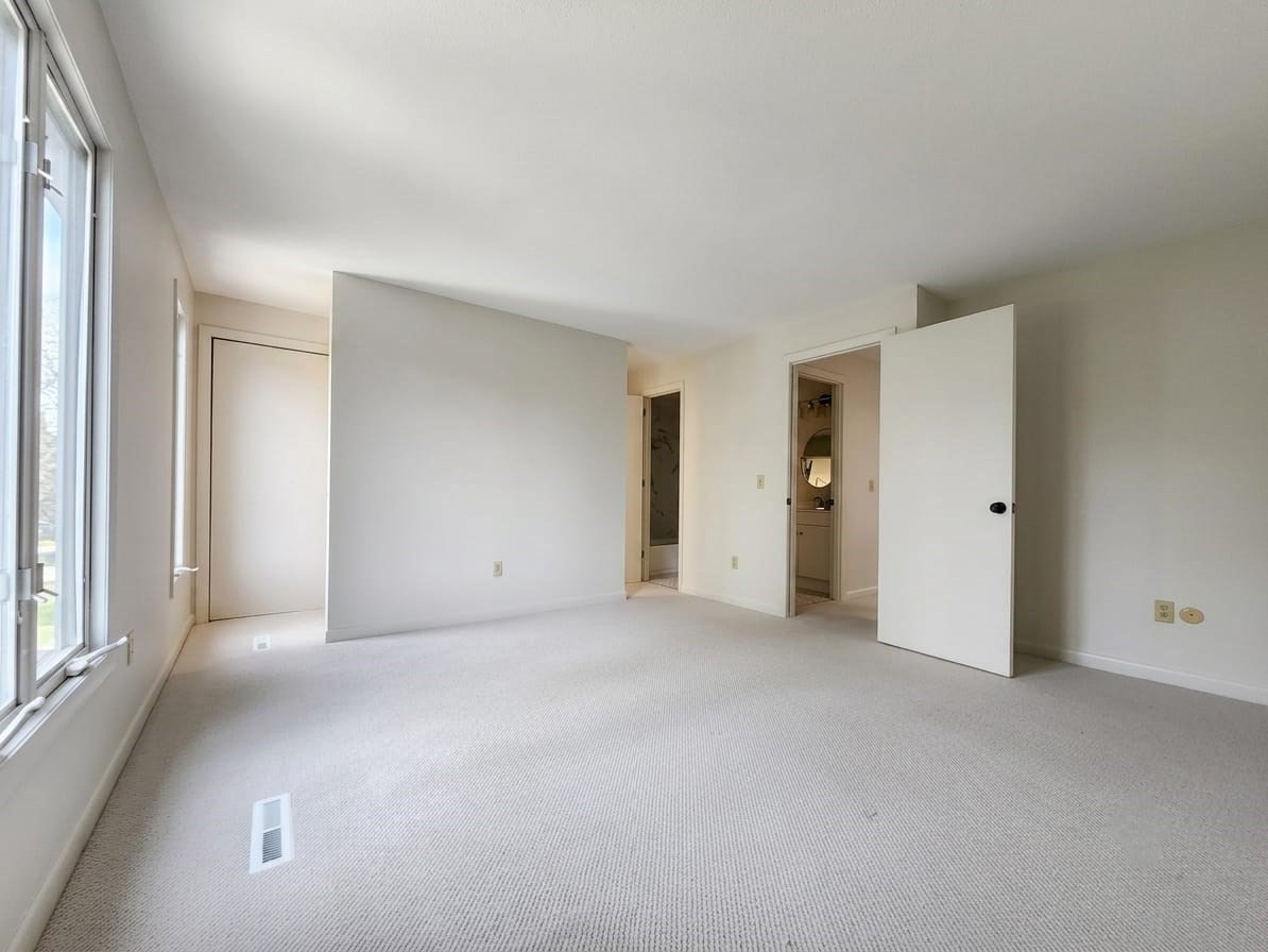 10 Winston Ct # 10 Property Photo 13
