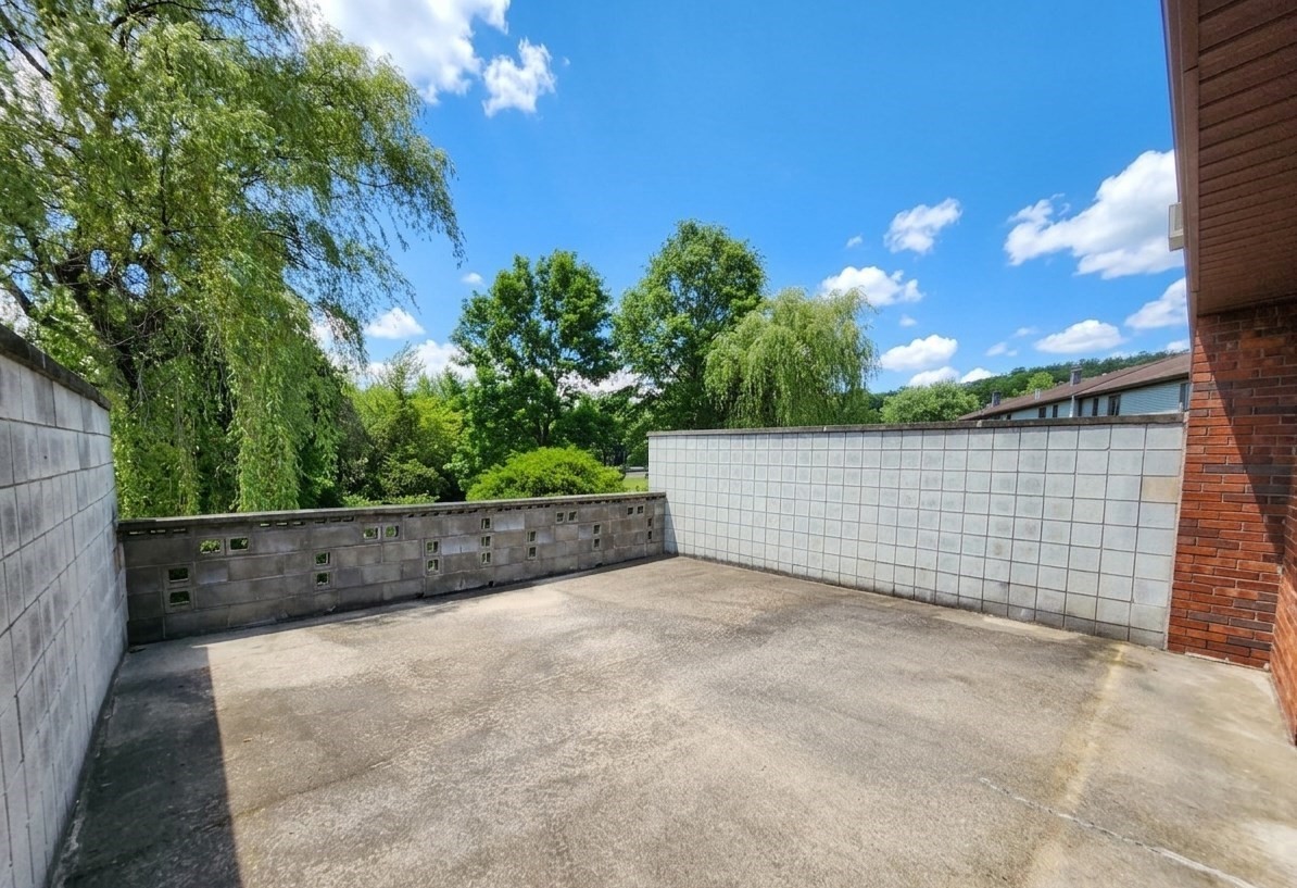 10 Winston Ct # 10 Property Photo 18