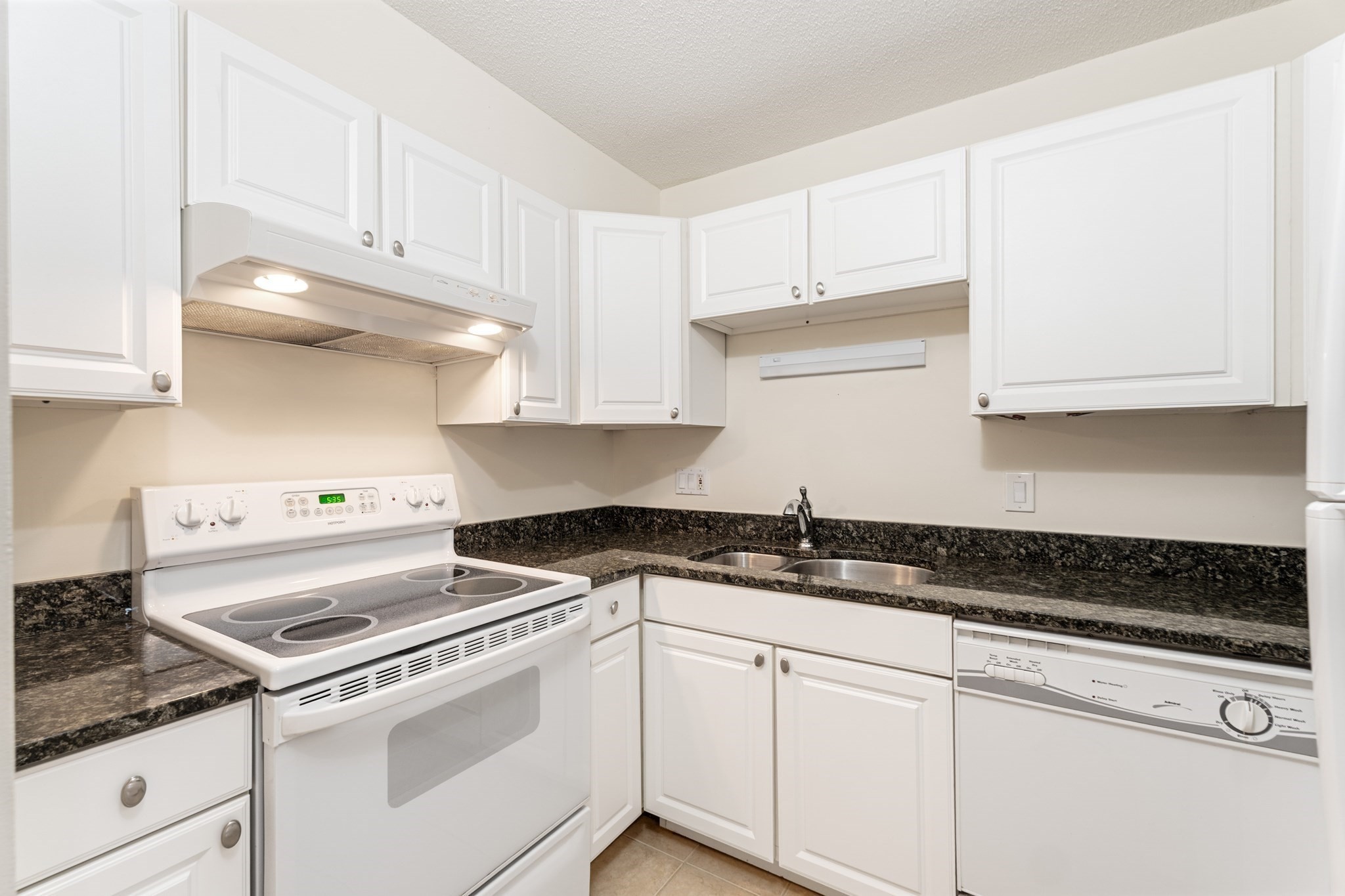 10 Williams Street # 20 Property Photo 4