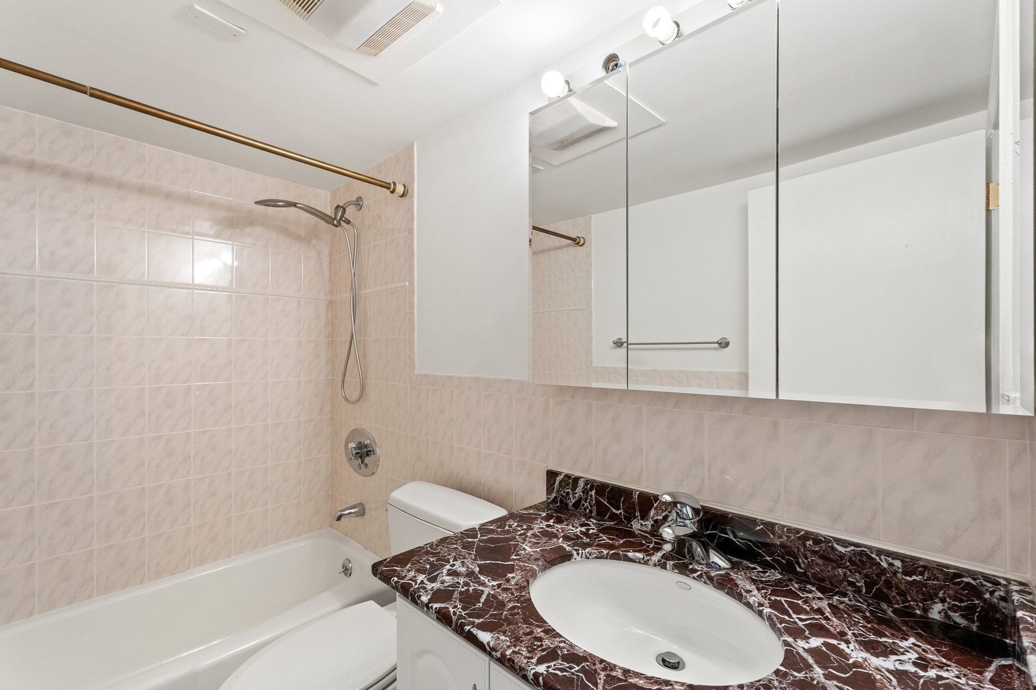 10 Williams Street # 20 Property Photo 12