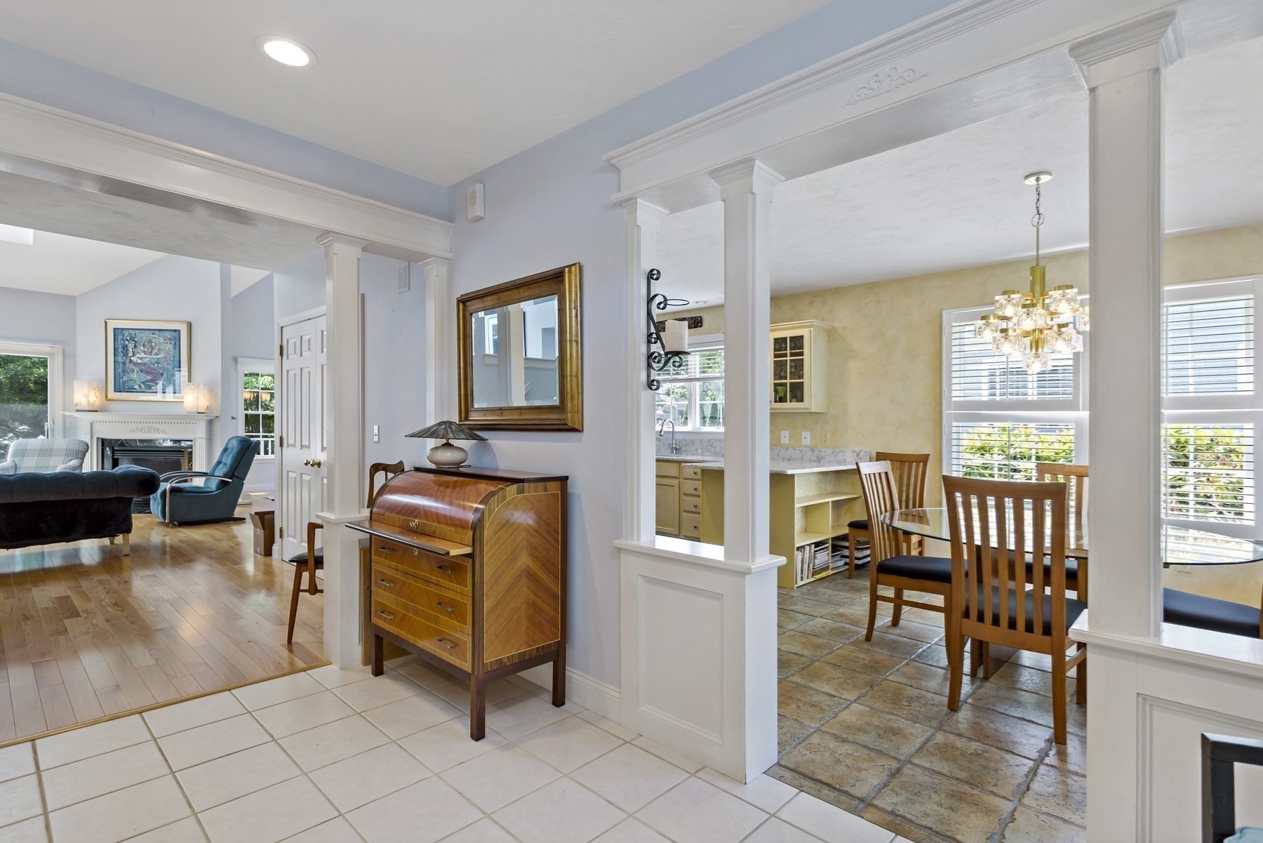 5 Mayfair Ct # 5 Property Photo 4