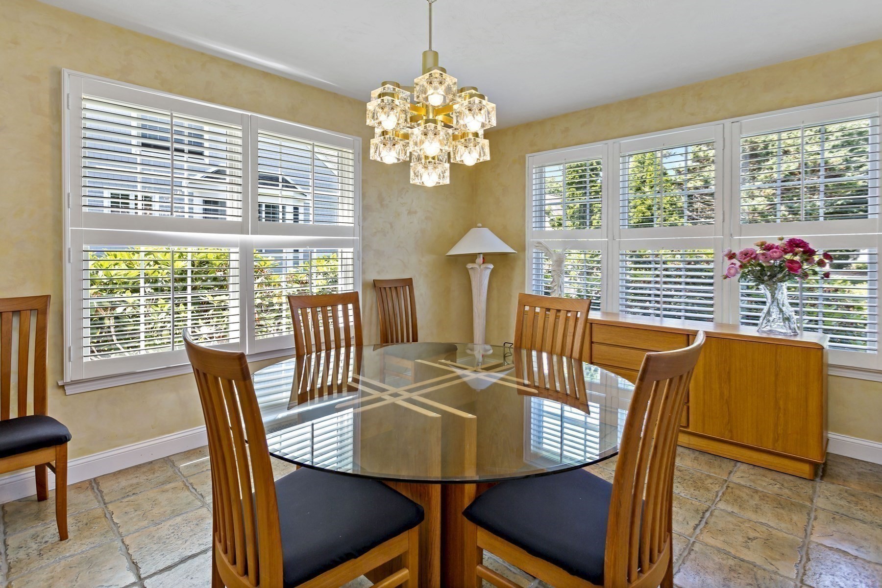 5 Mayfair Ct # 5 Property Photo 6