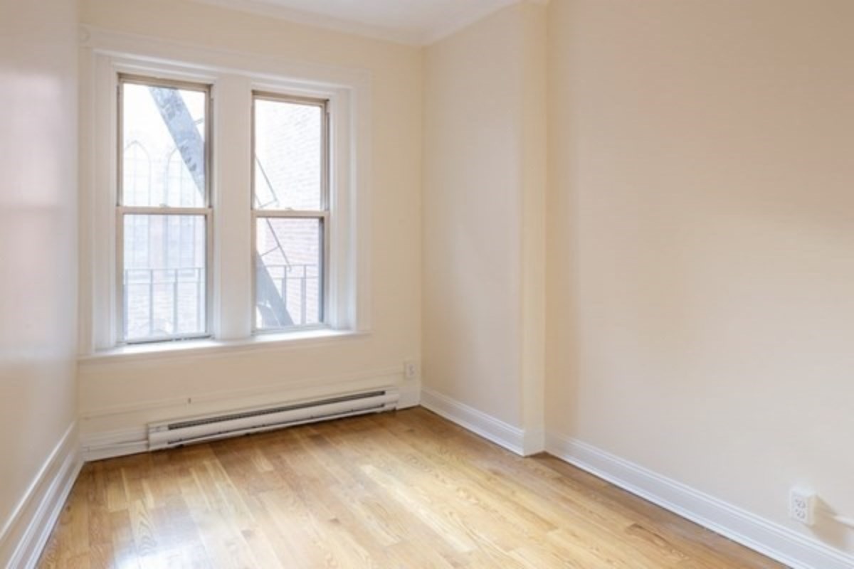 154 Newbury St Property Photo 4