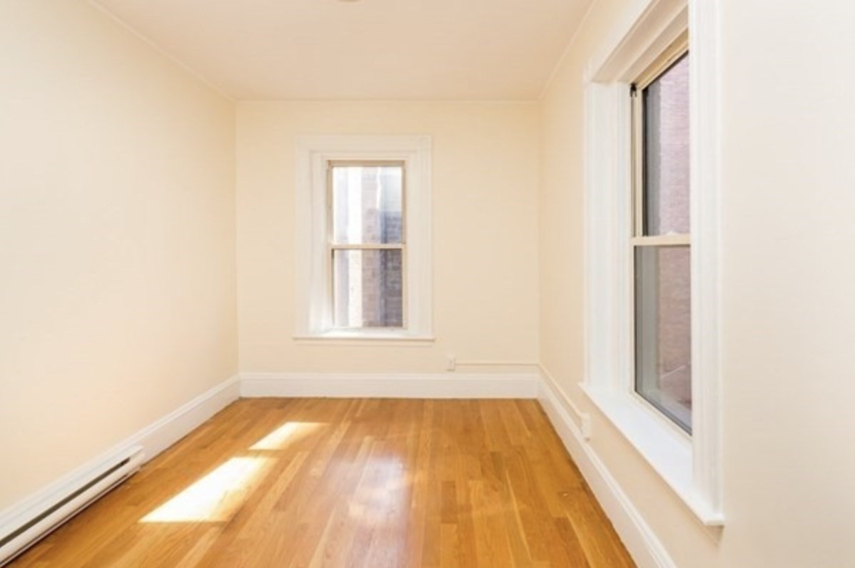 154 Newbury St Property Photo 5