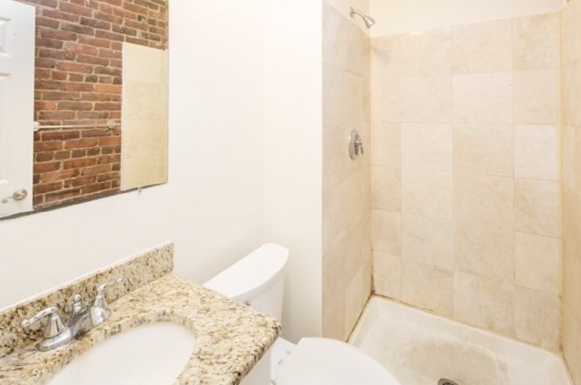 154 Newbury St Property Photo 6