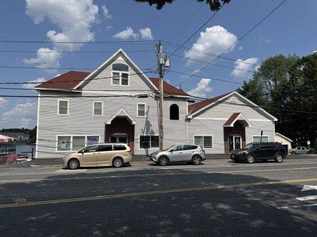 195 Lake Ave Property Photo 1