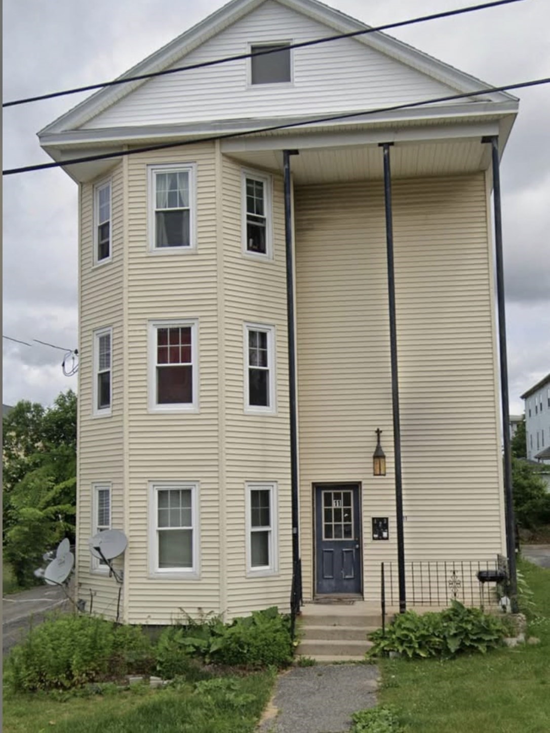 11 Bourne St # 2 Property Photo 1
