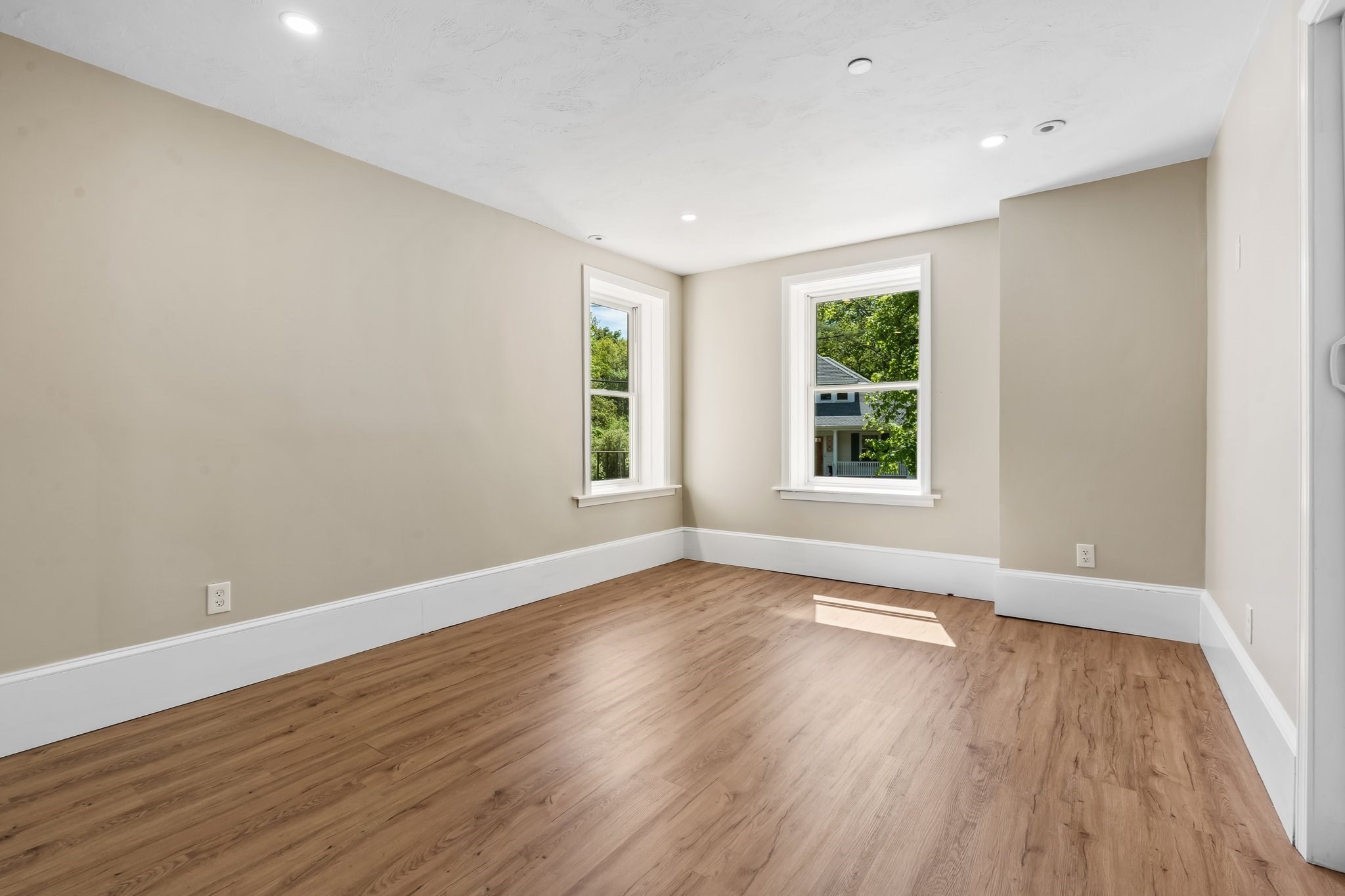 6 Windsor St Property Photo 3
