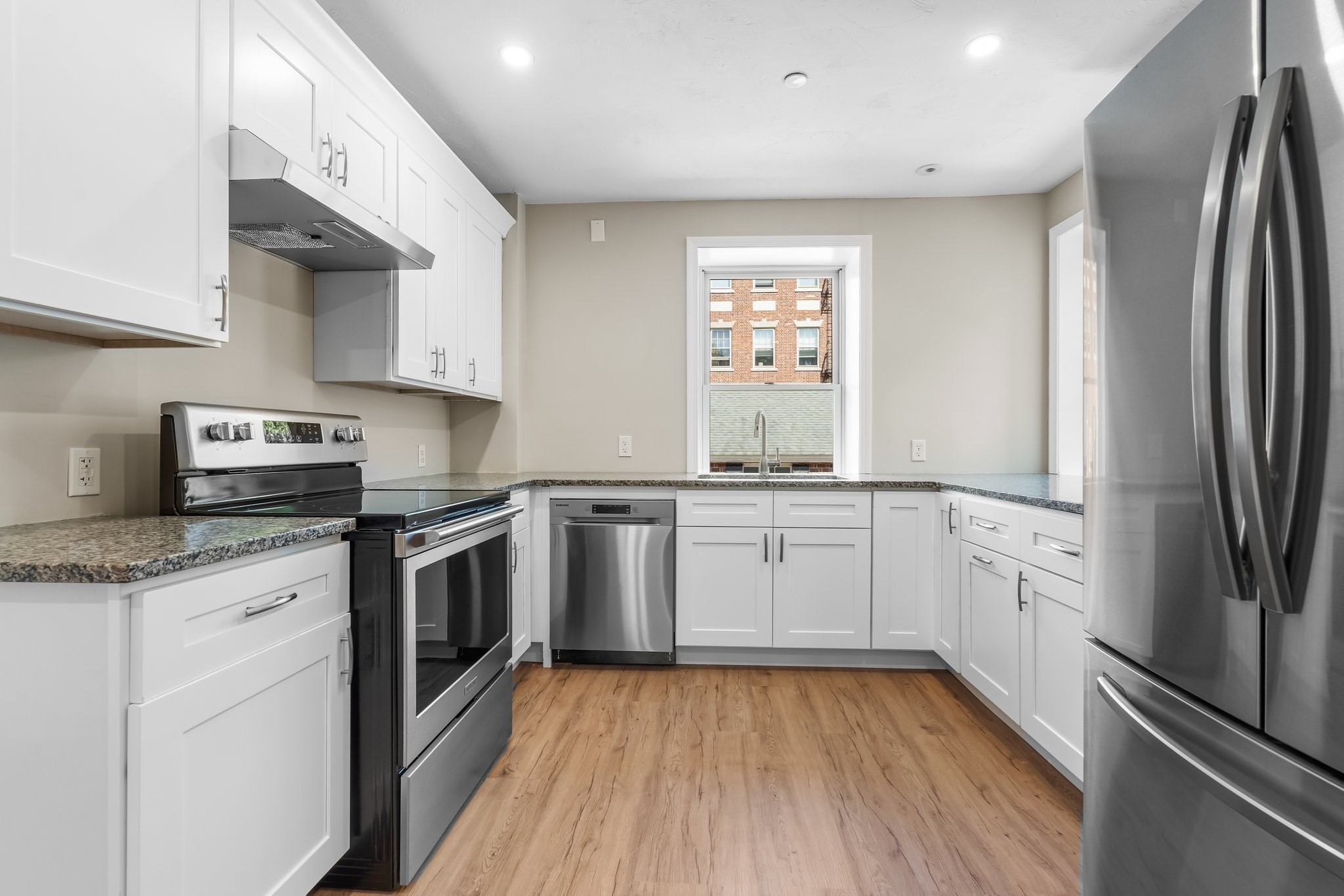6 Windsor St Property Photo 5
