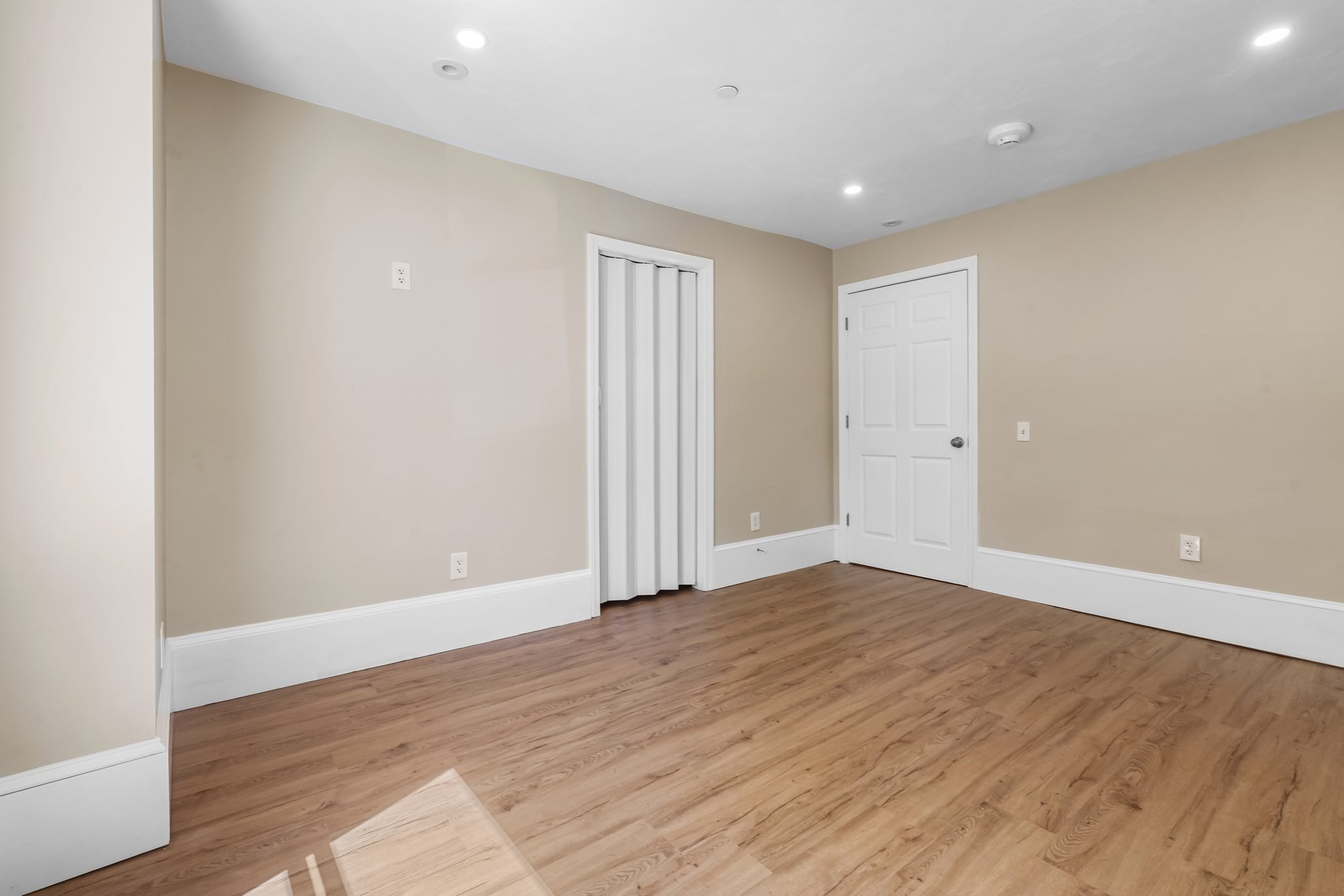6 Windsor St Property Photo 7