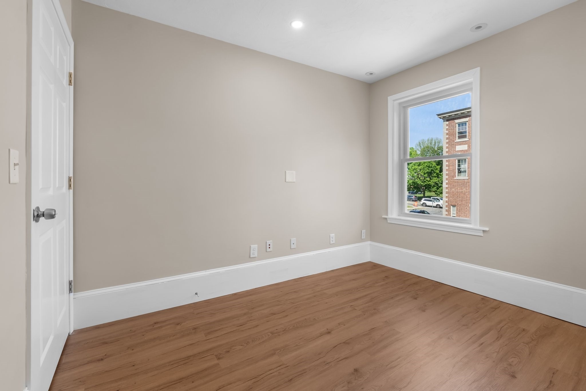 6 Windsor St Property Photo 12