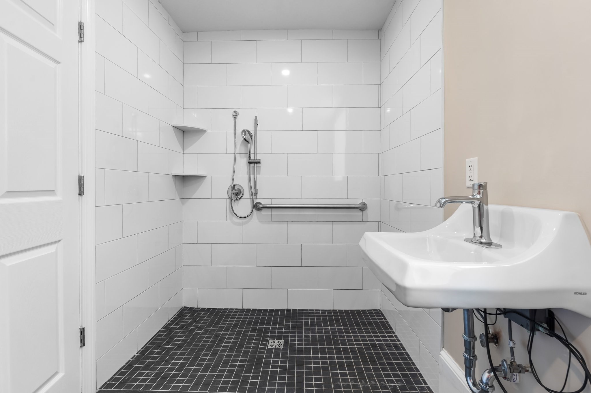 6 Windsor St Property Photo 16