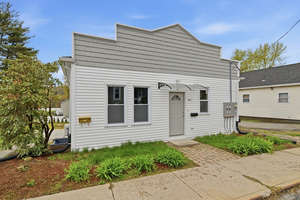 25 Bourne St. Property Photo 1