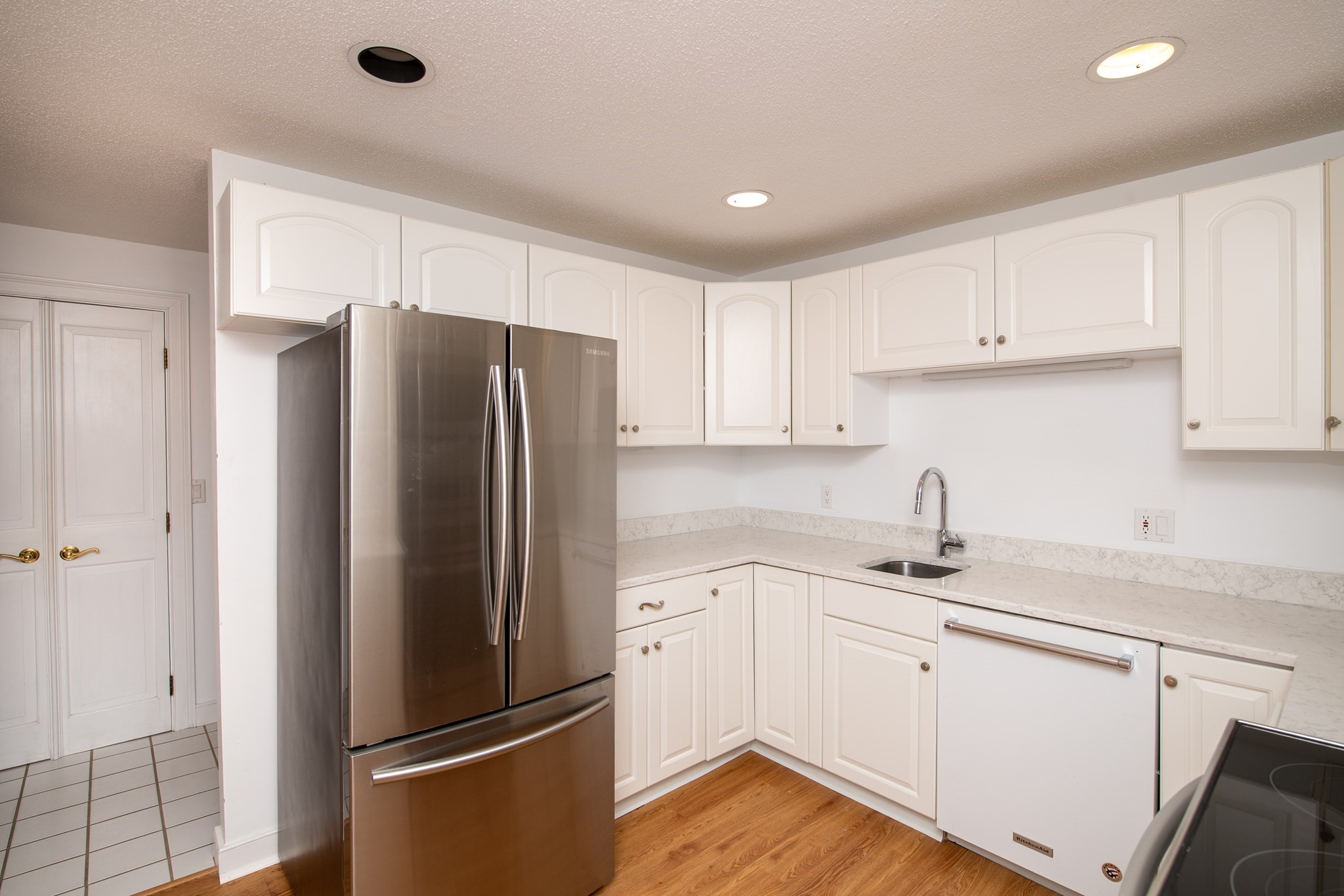 10 Village Green Circle Property Photo 4